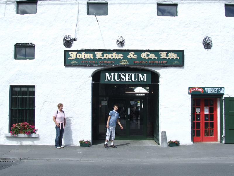 irland380 (3).jpg - Älteste Whisky Brennerei von Irland in Killbeggan-Galway  (heute Museum)  Die Destillerie wurde 1757 gegründet